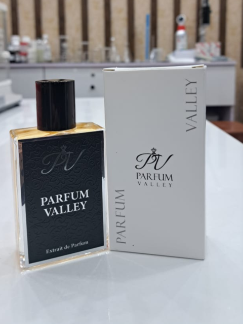 Majestic Aura – Luxury Oriental Unisex Fragrance 01