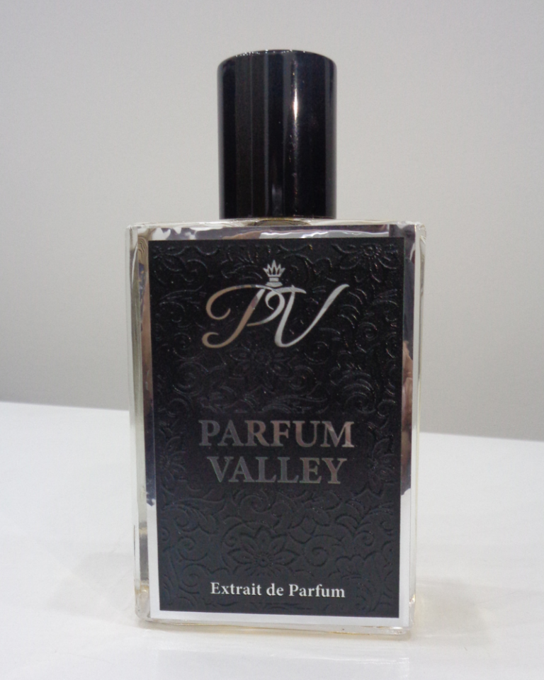 Majestic Aura – Luxury Oriental Unisex Fragrance 02